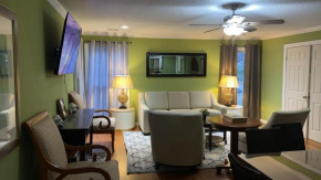 6BR in Suburban area close to Freeway and Galeria